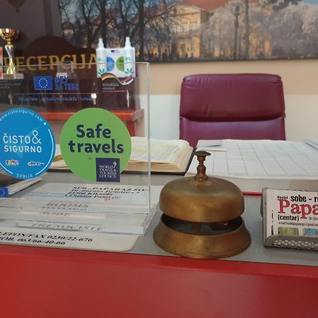 Hostel Paparazzo & Apartmens Kikinda ภายนอก รูปภาพ
