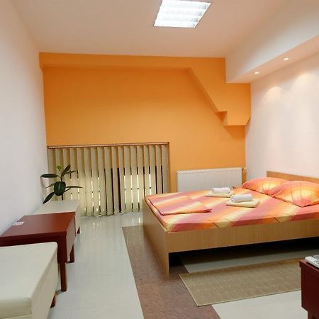 Hostel Paparazzo & Apartmens Kikinda ห้อง รูปภาพ