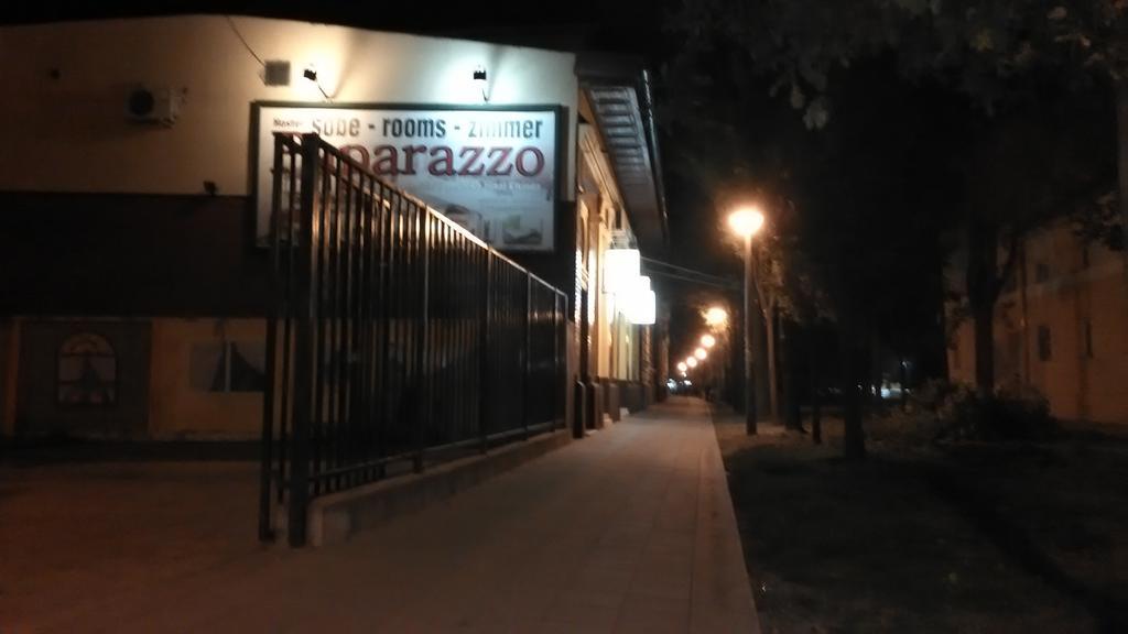Hostel Paparazzo & Apartmens Kikinda ภายนอก รูปภาพ
