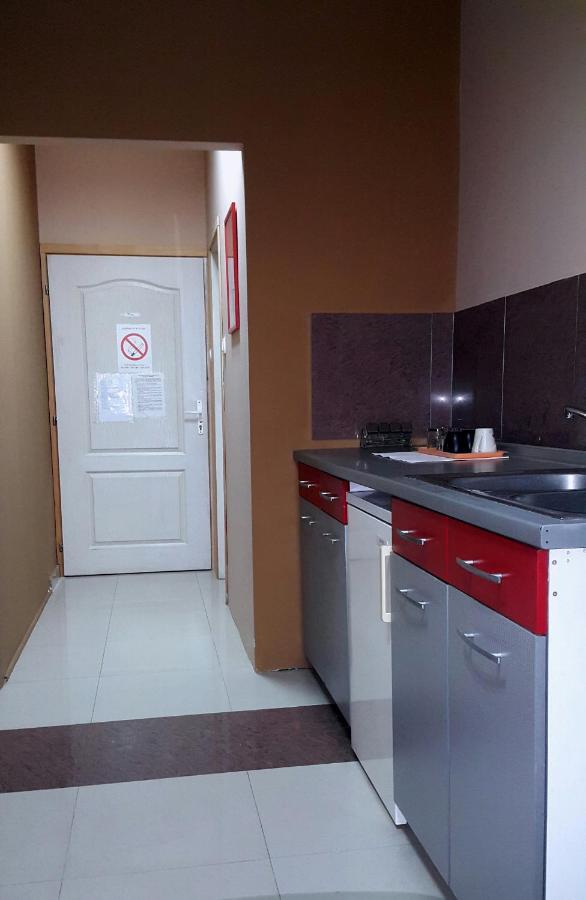 Hostel Paparazzo & Apartmens Kikinda ภายนอก รูปภาพ